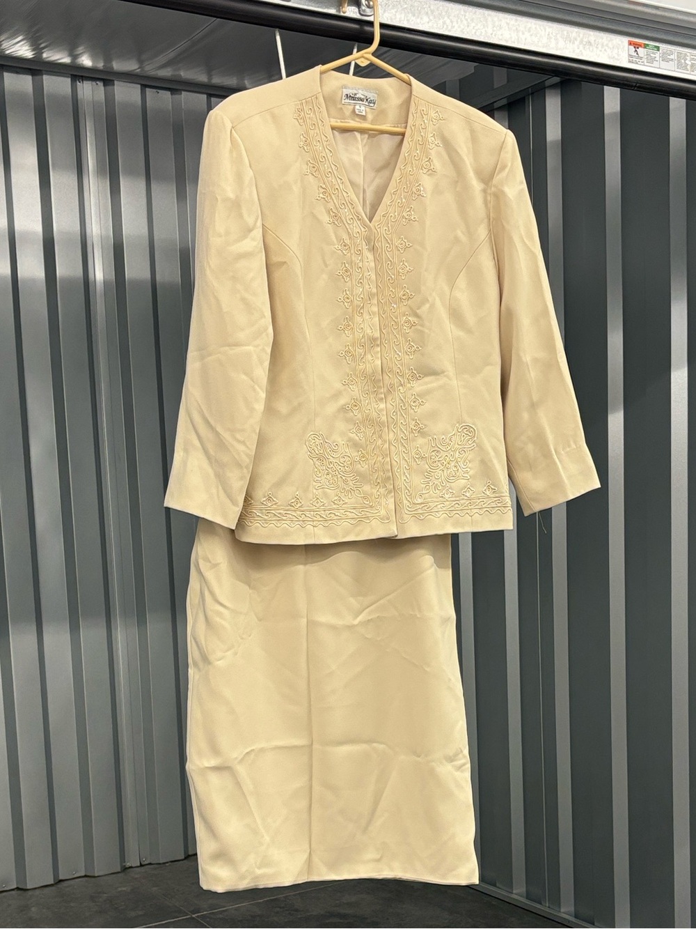 Melissa Kay Elegant Cream Two-Piece Skirt Set with Embroidered Jacket Women’s 16